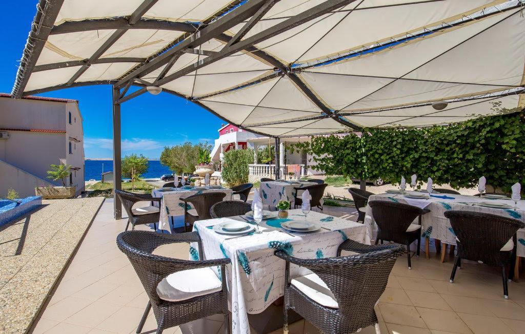 Bed & Breakfast Valentina Metajna Exterior photo