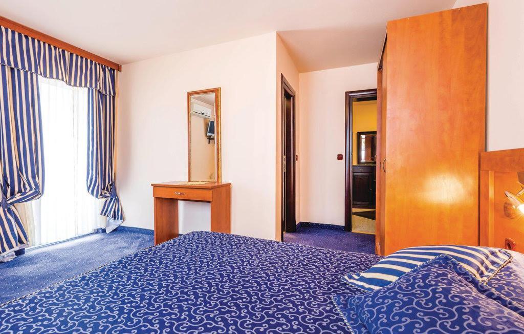 Bed & Breakfast Valentina Metajna Exterior photo